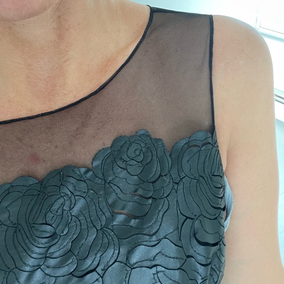 Black 3/4 length dress - Picture 2 of 7